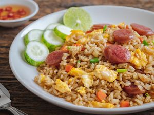 Menu Harian Ramadan 25: Nasi Goreng Sosis dan Ayam Masak Kecap yang Sedap Menu Harian Ramadan 25: Nasi Goreng Sosis dan Ayam Masak Kecap yang Sedap