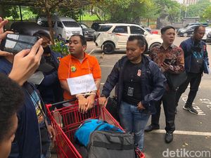 Rudolf Ikat Tangan dan Kaki Icha Lalu Sumpal Mulutnya: Kenapa Lu Jahat? Rudolf Ikat Tangan dan Kaki Icha Lalu Sumpal Mulutnya: Kenapa Lu Jahat?