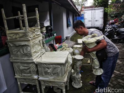 Jelang Pernikahan, Rumah Erina Gudono Siap Didekorasi