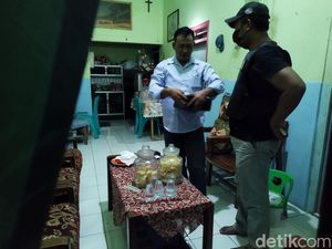 Takut gegara Berita Bom Bandung, Warga Gresik Laporkan Paket Salah Kirim Takut gegara Berita Bom Bandung, Warga Gresik Laporkan Paket Salah Kirim