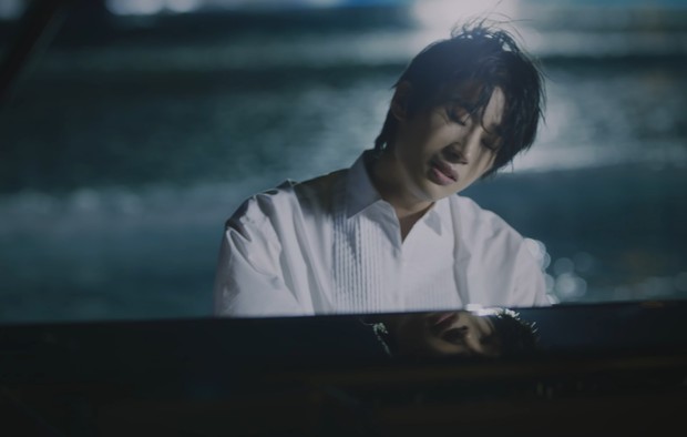 Single SeungWoo berjudul 'Sacrifice' bergenre balad membuktikan kualitas suaranya / Foto: YouTube.com/VICTON Single SeungWoo berjudul 'Sacrifice' bergenre balad membuktikan kualitas suaranya / Foto: YouTube.com/VICTON