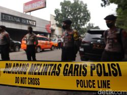 Istri Pelaku Bom Bunuh Diri di Astana Anyar Histeris Lihat Foto Suaminya