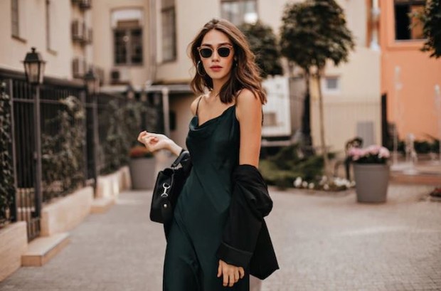 5 Tips Berpenampilan Elegan dan Terlihat Mahal, Yuk Terapkan!