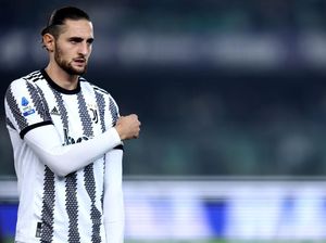Rabiot Dikabarkan Bertahan di Juventus, MU Harus Gigit Jari