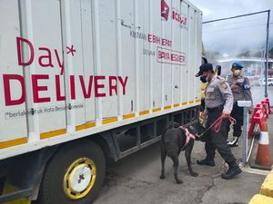 Padangbai Diperketat Pascabom Bandung, Brimob-Anjing Pelacak Dikerahkan Padangbai Diperketat Pascabom Bandung, Brimob-Anjing Pelacak Dikerahkan