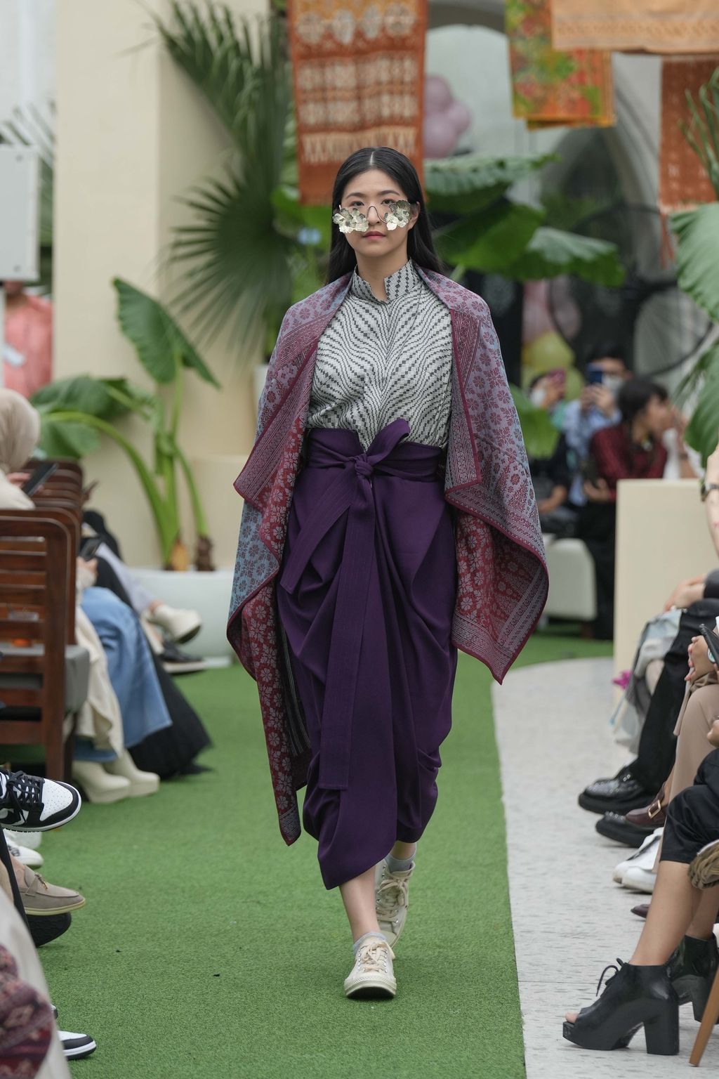 Antologi: Kolaborasi Cita Tenun Indonesia dengan Tiga Rumah Mode Tanah Air