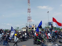 Usai Tutup Simpang 4 Karanglo, Aremania Geruduk Polres Malang Kota-Mako Brimob