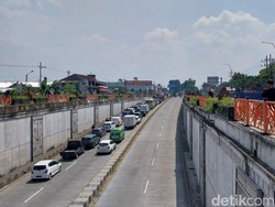 Aksi Aremania di Simpang 4 Karanglo Malang Bubar, Lalin Mulai Lancar