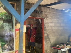 Lupa Matikan Dupa Usai Sembahyang, Rumah Lansia di Karangasem Kebakaran