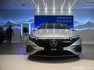 Mercedes-Benz Buka Peluang Rakit Mobil Listrik di Indonesia