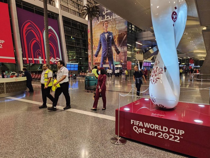 DOHA, QATAR - DECEMBER 07: A trinket of the '2022 FIFA World Cup' at the Hamad international Airport ahead 2022 FIFA World Cup, prior to the finals at Doha, Qatar on December 07, 2022.
 (Photo by Ashraf Amra/Anadolu Agency via Getty Images)