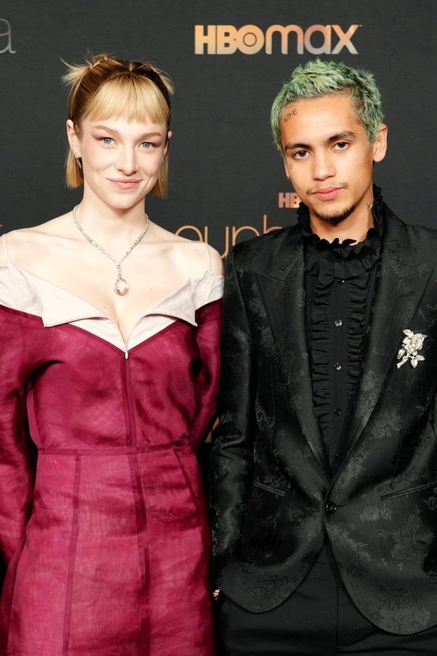 Hunter Schafer dan Dominic Fike/