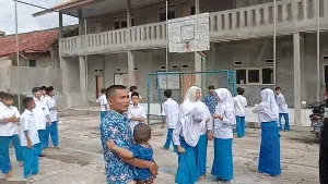 Kepanikan Siswa Ciamis-Cianjur Saat Guncangan Gempa Sukabumi Kepanikan Siswa Ciamis-Cianjur Saat Guncangan Gempa Sukabumi