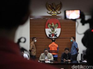 Dag-dig-dug Hakim Agung Gazalba Saleh Ganti Nomor HP Usai OTT KPK Dag-dig-dug Hakim Agung Gazalba Saleh Ganti Nomor HP Usai OTT KPK