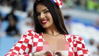 8 Gaya Seksi Miss Kroasia Saat Nonton Piala Dunia, Ngaku Tak Dihujat di Qatar