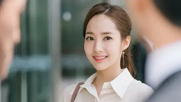 Karakter Kim Mi So di What's Wrong with Secretary Kim