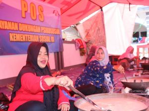 Kemensos Beri Pelatihan Memasak bagi Ibu-ibu Penyintas Gempa Cianjur