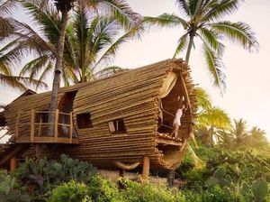 Keren, Rumah Bambu Ini Pakai Listrik Tenaga Surya