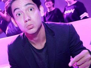 Rahasia Adipati Dolken Tampil Bak ABG di Usia 30-an