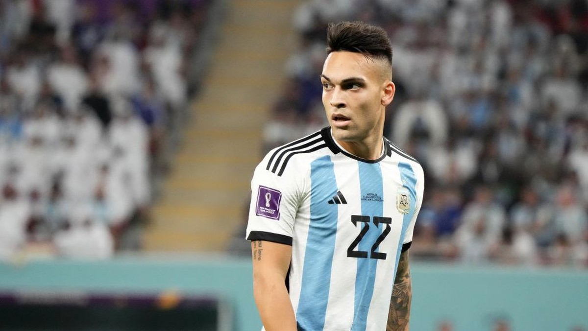 Lautaro Martinez dalam kondisi cedera di Piala Dunia 2022 (Getty Images/Koji Watanabe)