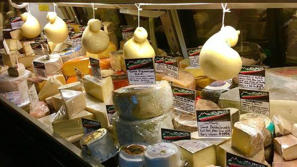 Lengkap! Ada Lebih dari 300 Jenis Keju di Pasar Italia Ini