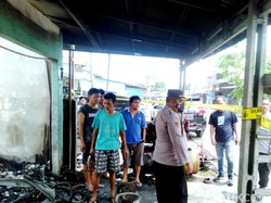 Tak Dapat Kembalian, 2 Pria Bakar Bengkel dan Rumah Penjual Bensin