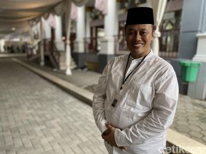 Profil Mamuk Rahmadona Perias Erina Gudono