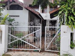 Melihat Rumah Masa Kecil Erina Calon Istri Kaesang