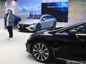 Mobil Listrik Mercedes-Benz EQE dan EQS Meluncur di RI, Harga Mulai Rp 2,21 M Mobil Listrik Mercedes-Benz EQE dan EQS Meluncur di RI, Harga Mulai Rp 2,21 M