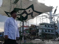 Pembangunan 6 Payung Madinah di Masjid Agung Kota Pasuruan Hampir Rampung