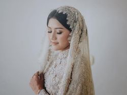 Potret Anggunnya Erina Gudono saat Persiapan Acara Pengajian