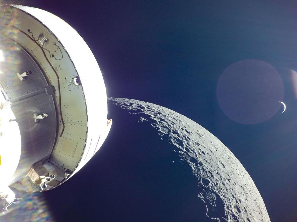 Potret Terdekat Permukaan Bulan dari Pesawat Luar Angkasa Orion