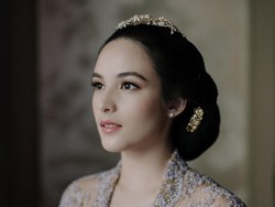 Bahagianya Ibunda Chelsea Islan Lihat Putrinya Dinikahi Bob Clinton