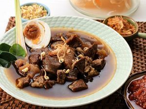 Rawon Sudah Diracik Sejak Abad 10, Ini Sejarah Panjangnya Rawon Sudah Diracik Sejak Abad 10, Ini Sejarah Panjangnya