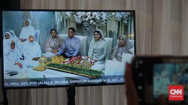 Semaan Al-Qur'an dan Pengajian di rumah Erina Gudono di Dusun Purwosari, Mlati, Sleman, Yogyakarta, Kamis (8/12).