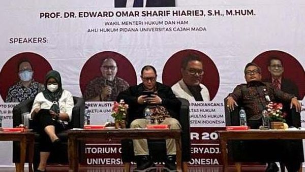 Senat Mahasiswa FH UKI Gelar Seminar Nasional
