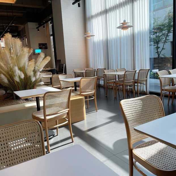 Suasana di dalam Haru & Oneday/Foto: instagram.com/cafe_haruoneday Suasana di dalam Haru & Oneday