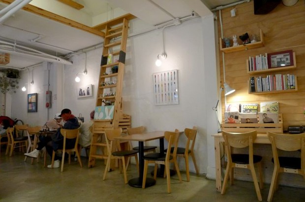 Suasana salah satu spot di Mouse Rabbit Coffee/Foto: xinmedia.com Suasana salah satu spot di Mouse Rabbit Coffee