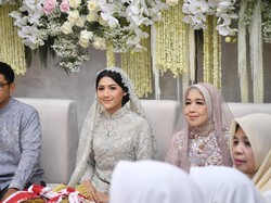 Pengajian di Rumah Erina Calon Istri Kaesang Libatkan 15 Tim Khataman Quran