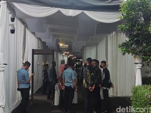 Suasana Terkini Jelang Acara Pengajian di Kediaman Erina Calon Istri Kaesang