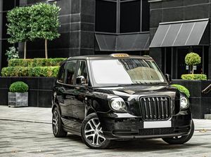 Taksi Bukan Sembarang Taksi, Pakai Grille Mirip Maybach-Jok Ala Bugatti Taksi Bukan Sembarang Taksi, Pakai Grille Mirip Maybach-Jok Ala Bugatti