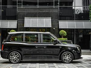 Taksi Mewah Seharga Rp 2 M! Ada Sentuhan Maybach, Rolls-Royce, dan Bugatti Taksi Mewah Seharga Rp 2 M! Ada Sentuhan Maybach, Rolls-Royce, dan Bugatti
