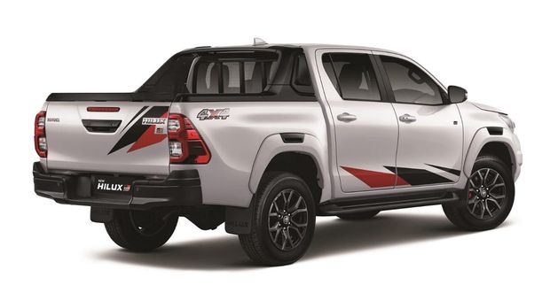 Varian baru Toyota Hilux GR Sport meluncur di Indonesia, Rabu (7/12/2022). Mobil ini dilengkapi mesin 2.800 cc seperti Fortuner yang lebih bertenaga.