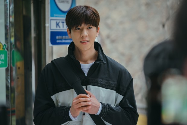Chae Jeong Hyeop dalam drama The Witch's Dinner/Foto: soompi.com Chae Jeong Hyeop dalam drama The Witch's Dinner