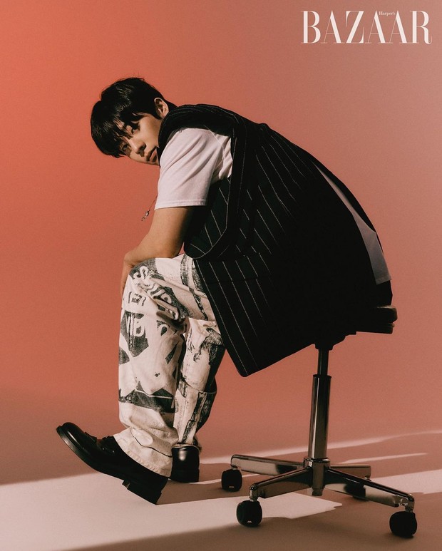 Chae Jong Hyeop dalam pemotretan BAZAAR Korea/Foto: instagram.com/chaejh_ Chae Jong Hyeop dalam pemotretan BAZAAR Korea