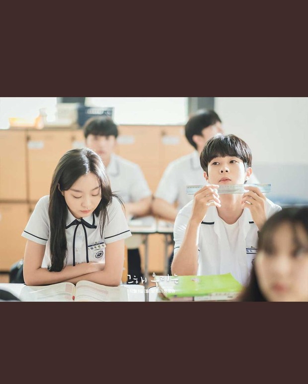 Drakor Our Beloved Summer yang berkisah tentang benci jadi cinta/Instagram/ourbelovedsummer_sbsdrama Potret stil cut dari drama Korea Our Beloved Summer.