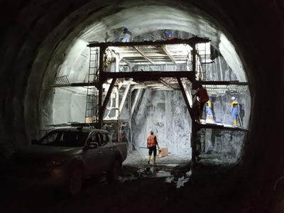 Duarrr! Terowongan PLTA Terbesar Sumatera Diledakkan