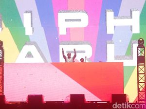 Dipha Barus dan Winky Wiryawan Tampil Apik di DWP 2022 Hari Pertama Dipha Barus dan Winky Wiryawan Tampil Apik di DWP 2022 Hari Pertama