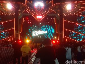 DWP 2022 Hari Pertama Diguyur Hujan, Partygoers Tetap Semangat DWP 2022 Hari Pertama Diguyur Hujan, Partygoers Tetap Semangat