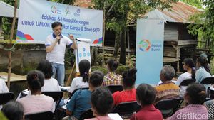Edukasi Keuangan untuk UMKM Tenun Ikat Karaja Sumba